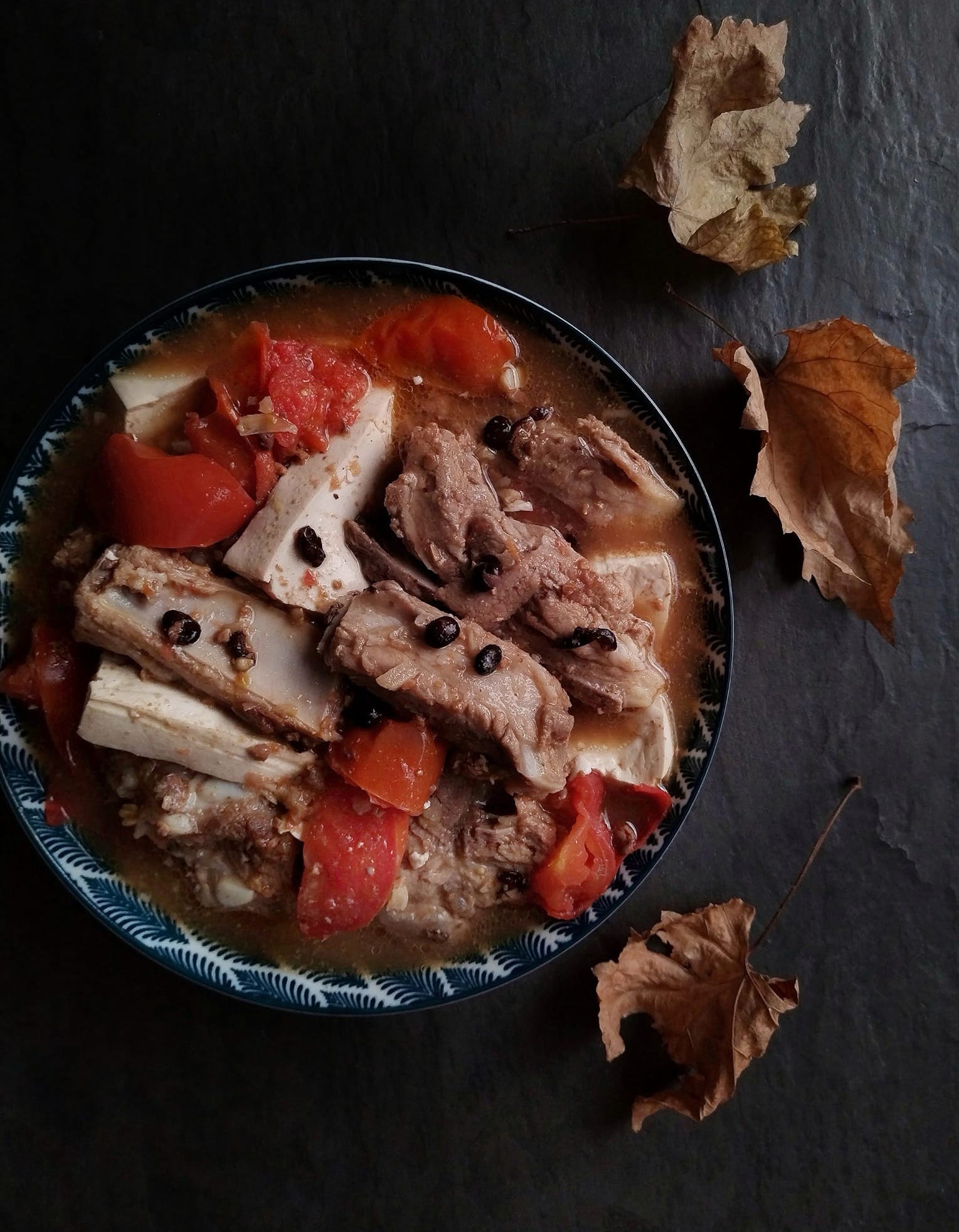 Meat soup with tomatoes